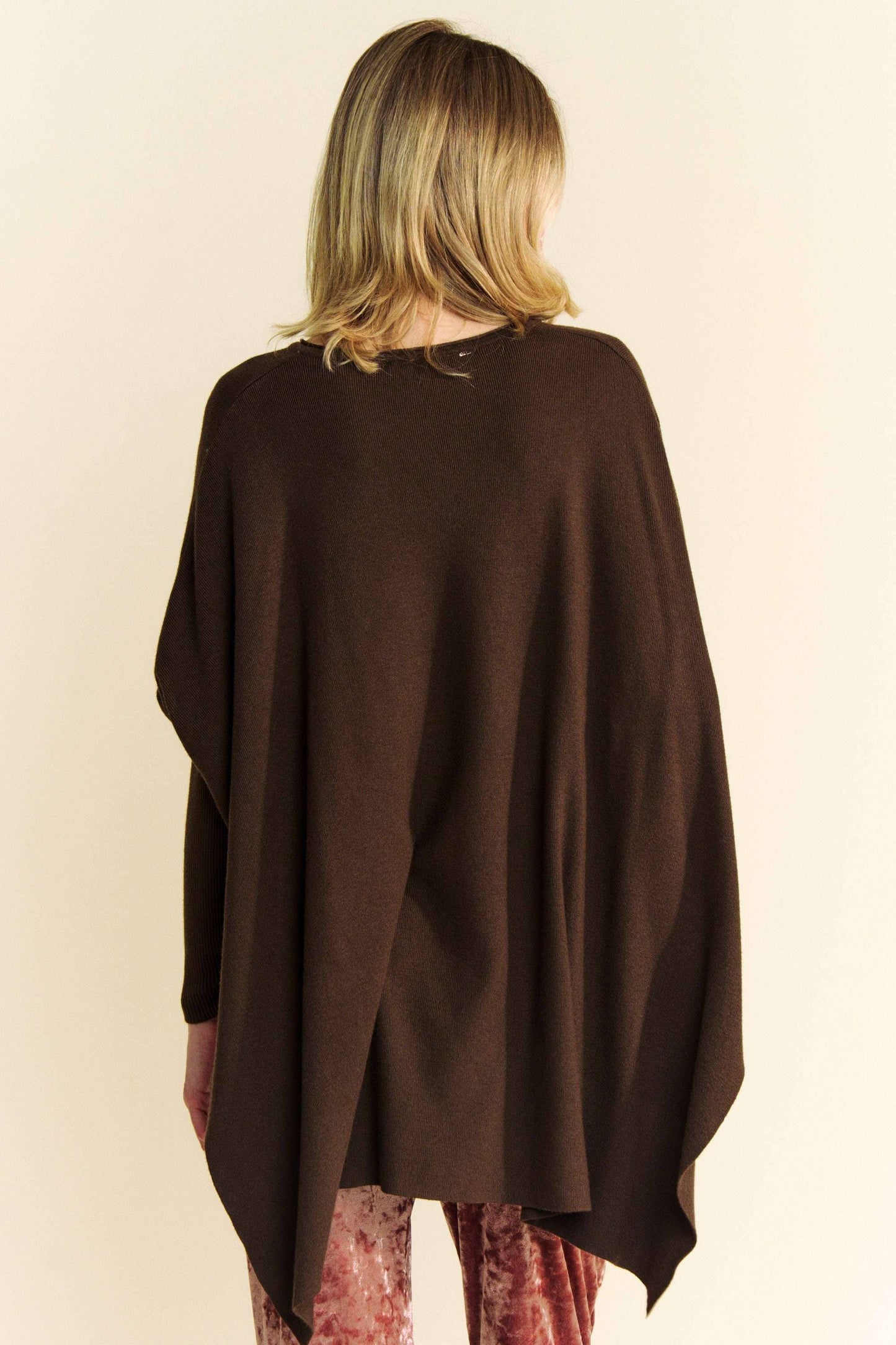 DK BROWN HIGH-LOW ASYMMETRICAL SOLID LONG SLEEVE SWEATER