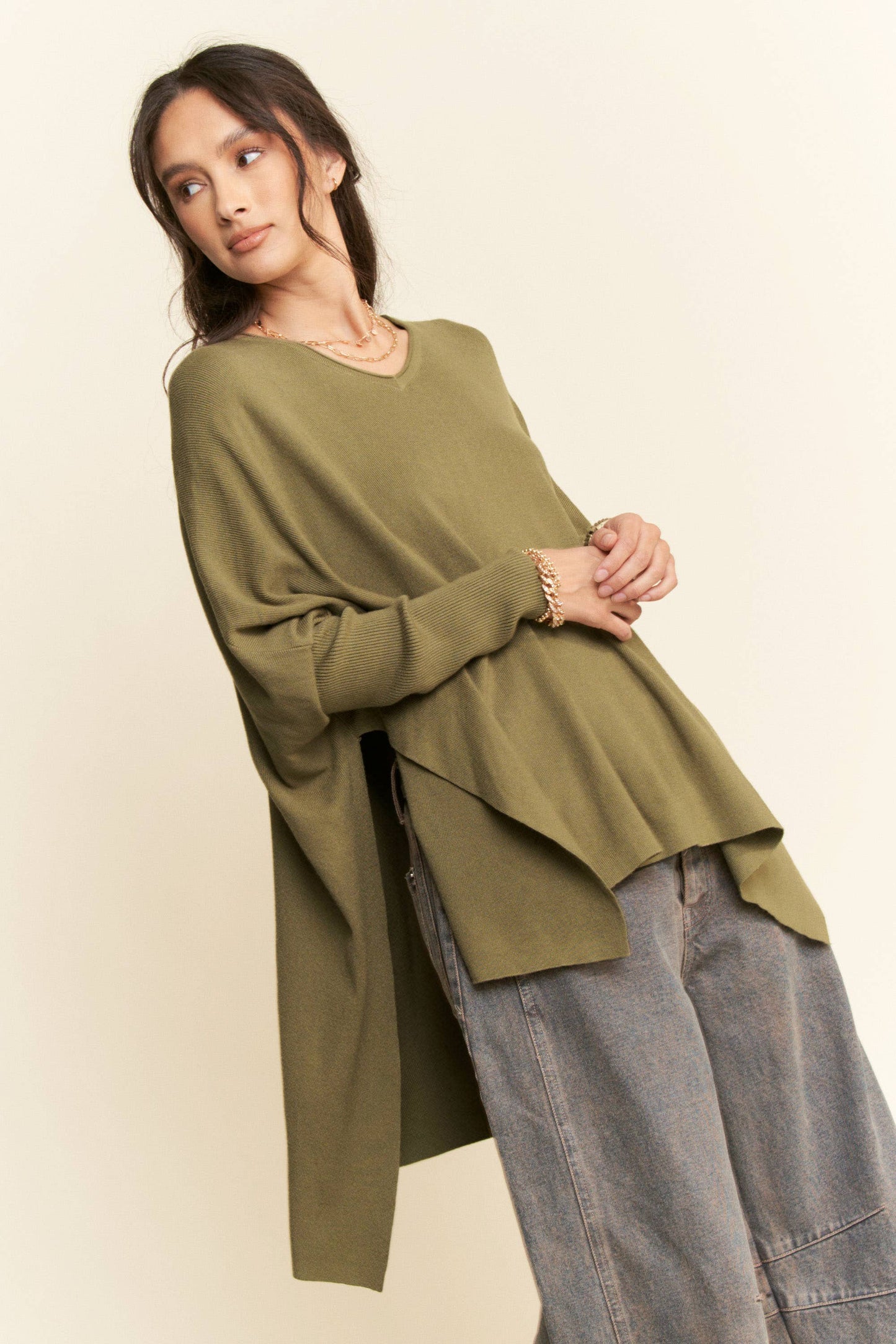 OLIVE HIGH-LOW ASYMMETRICAL SOLID LONG SLEEVE SWEATER