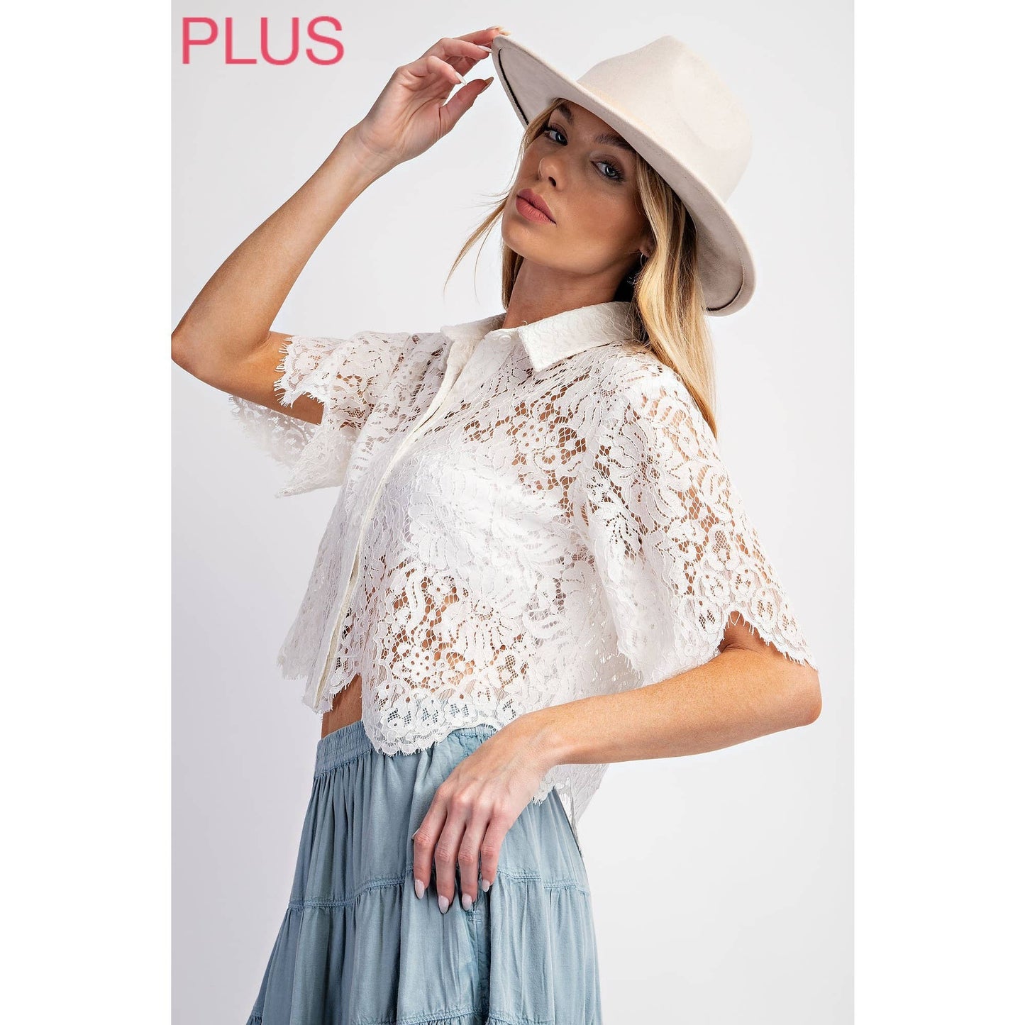 CURVY SCALLOP LACE CROP SHIRT WITH SHORT SLEEVE