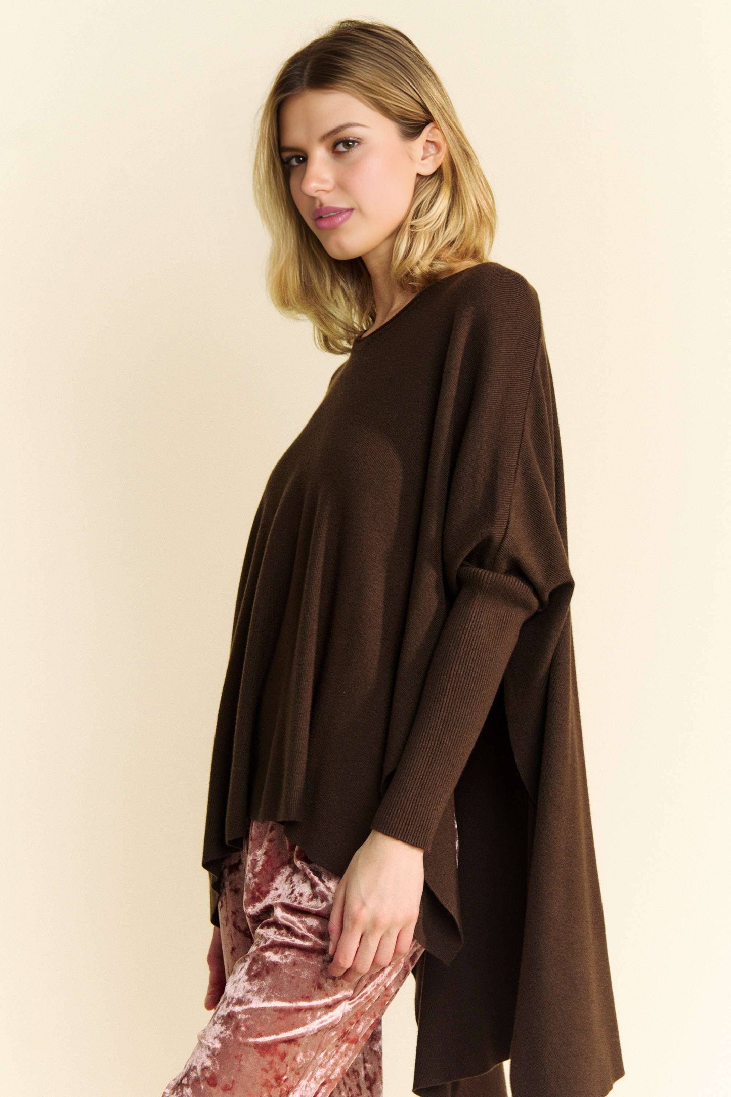 DK BROWN HIGH-LOW ASYMMETRICAL SOLID LONG SLEEVE SWEATER