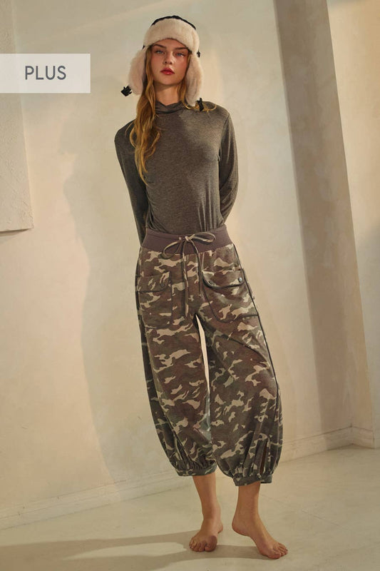 Oddi - Acid Washed Camo Print Cropped Jogger Pants