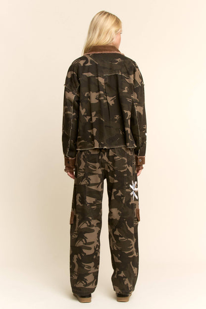 Davi & Dani - Plus - Camo Floral Embroidered Patch Pocket Pants
