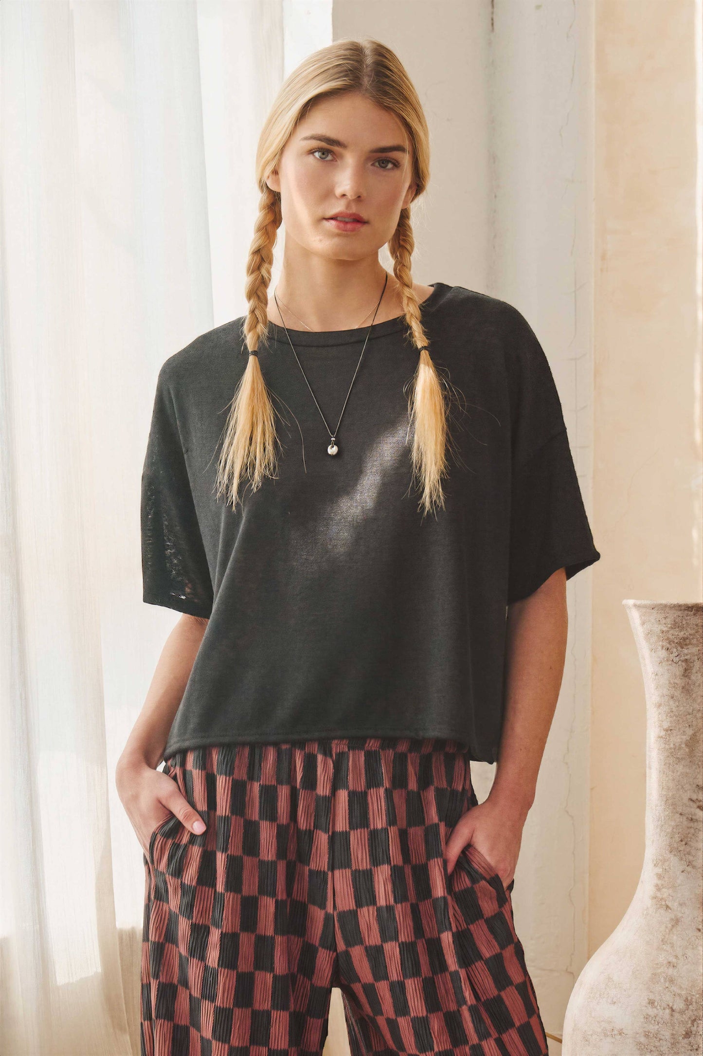 BLACK SHEER CROPPED SHORT SLEEVE TEE