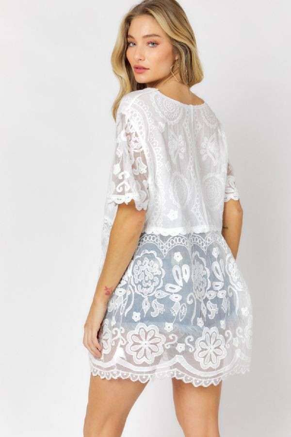 Davi & Dani - CROCHET ROUND NECK BUTTON DOWN TOP