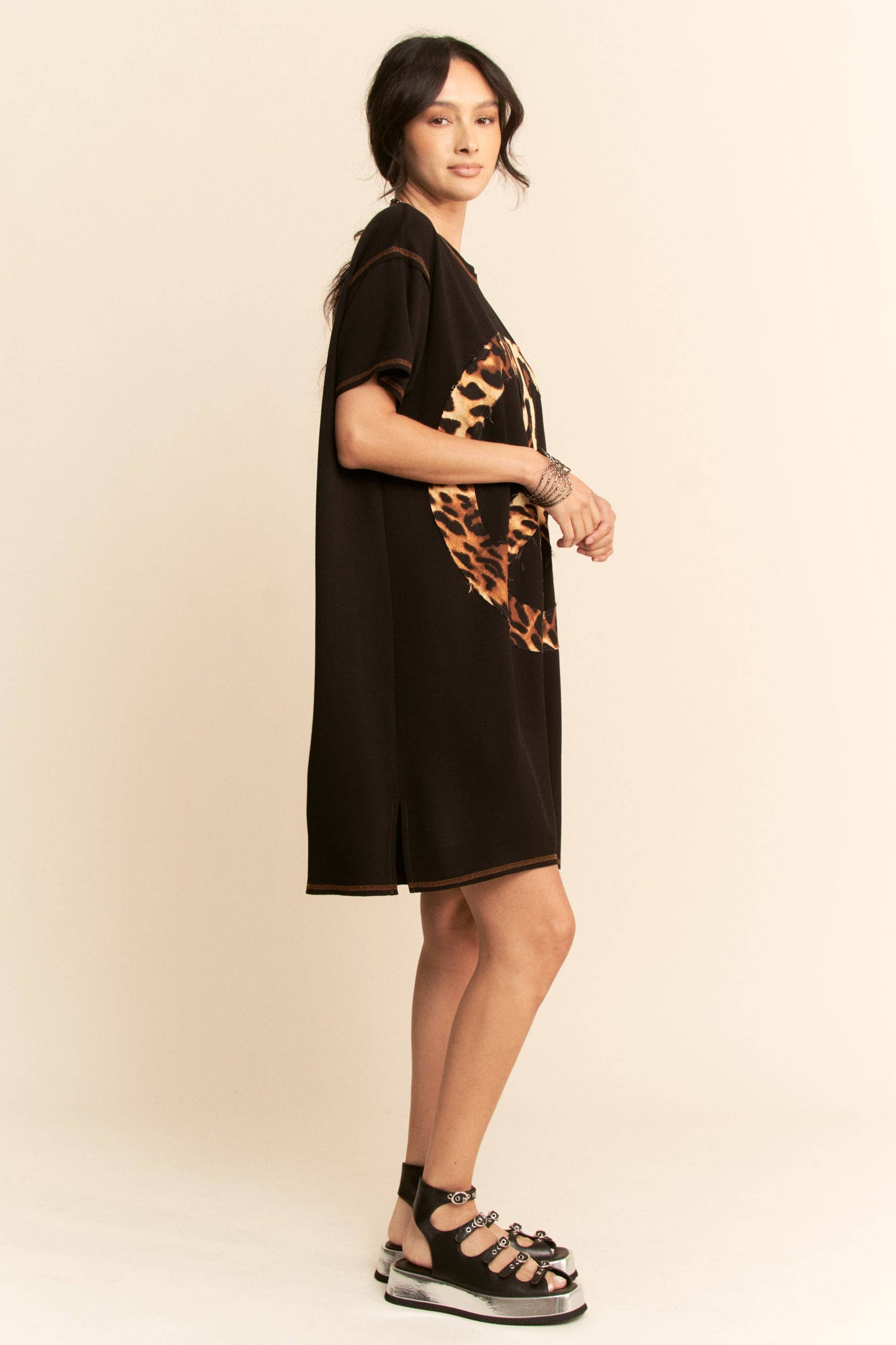 Davi & Dani - ANIMAL PEACE SYMBOL SHORT SLEEVE KNIT DRESS*SALE*