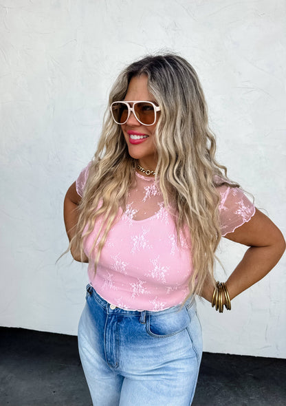 BLAKELEY - PINK ALLE SHORT SLEEVE LACE TOP