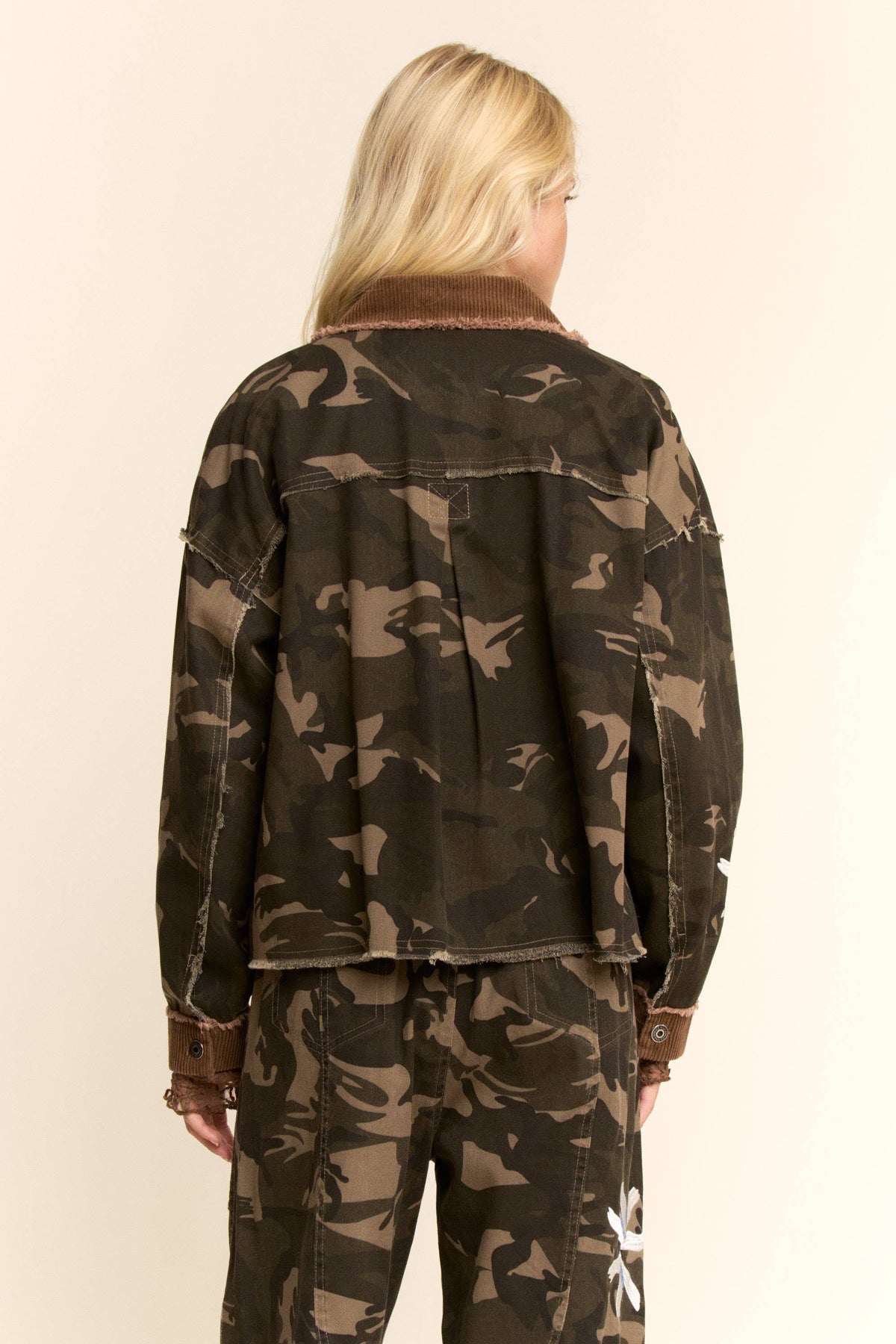 Davi & Dani - Plus - Camo Floral Embroidered Patch Pocket Pants