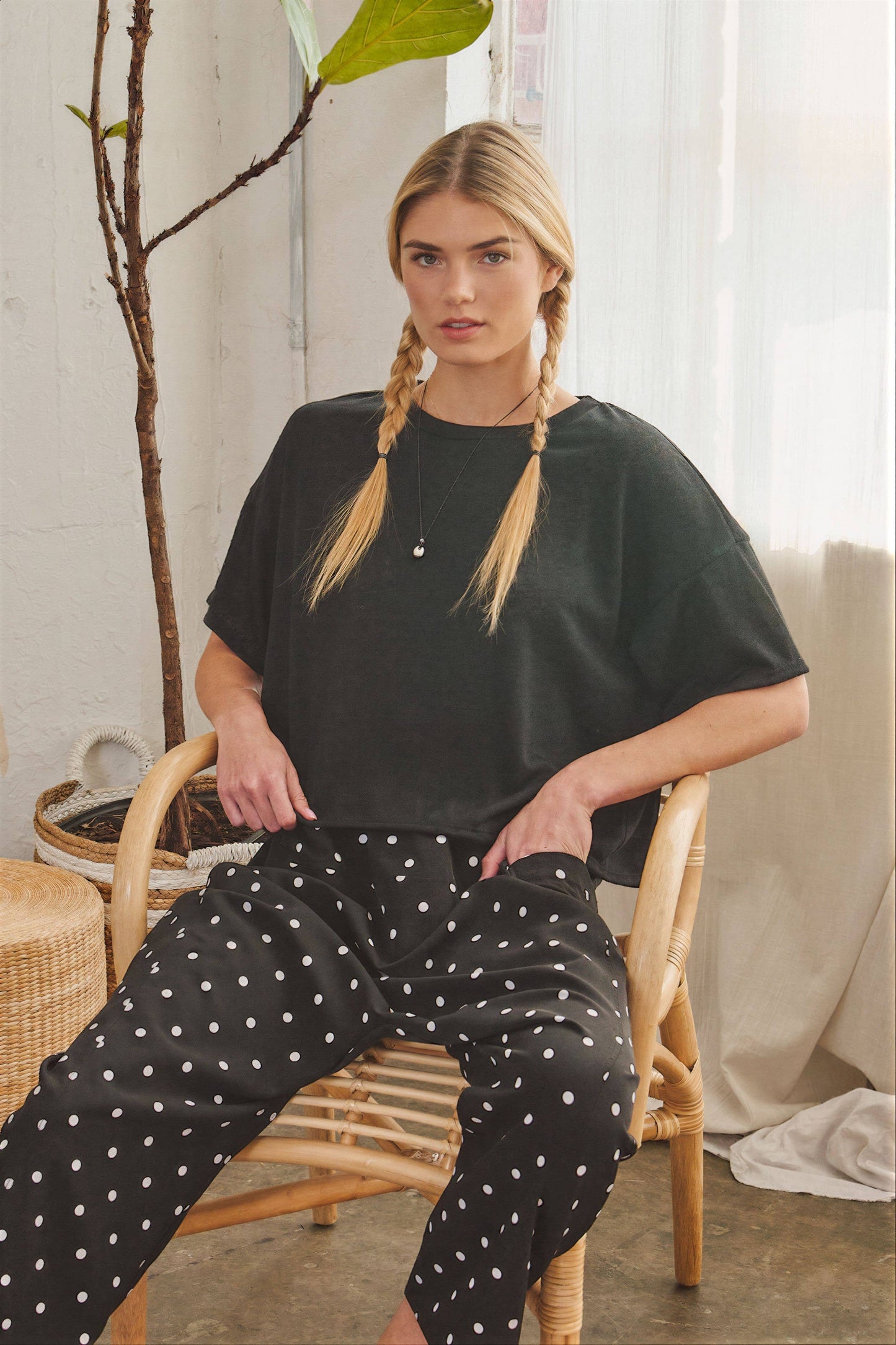 BLACK SHEER CROPPED SHORT SLEEVE TEE