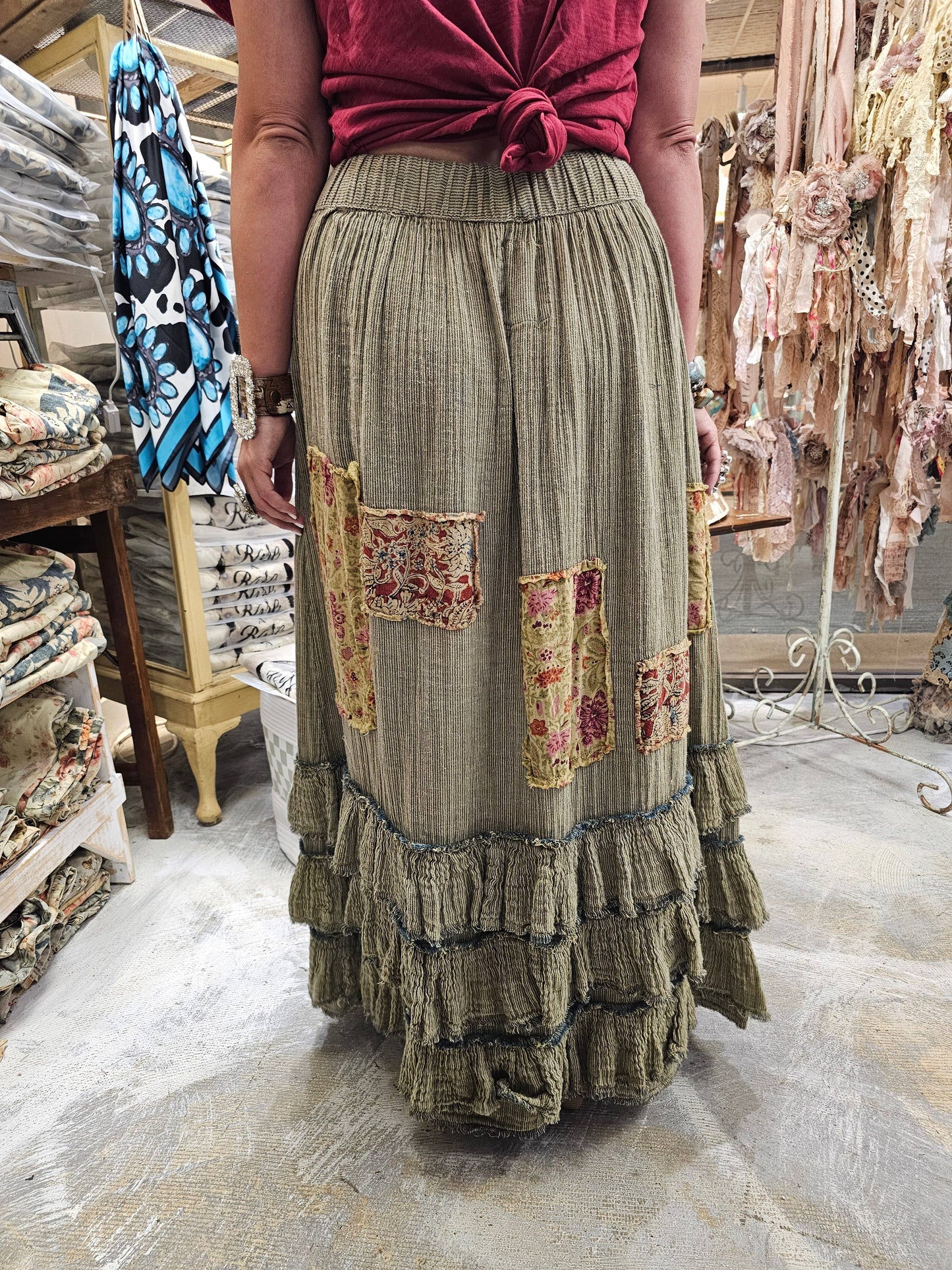 A Rare Bird Shop - Soft Ruffle Patch Skirt