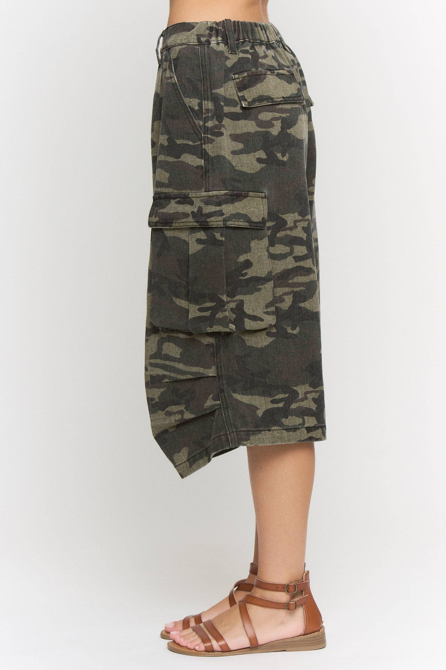 JADE BY JANE - PLUS SIZE CAMO CARGO MIDI PANTS