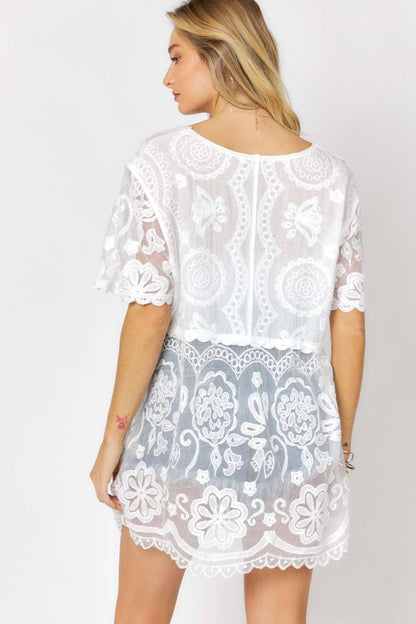 Davi & Dani - CROCHET ROUND NECK BUTTON DOWN TOP