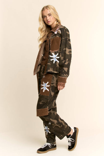 Davi & Dani - Plus - Camo Floral Embroidered Patch Pocket Pants