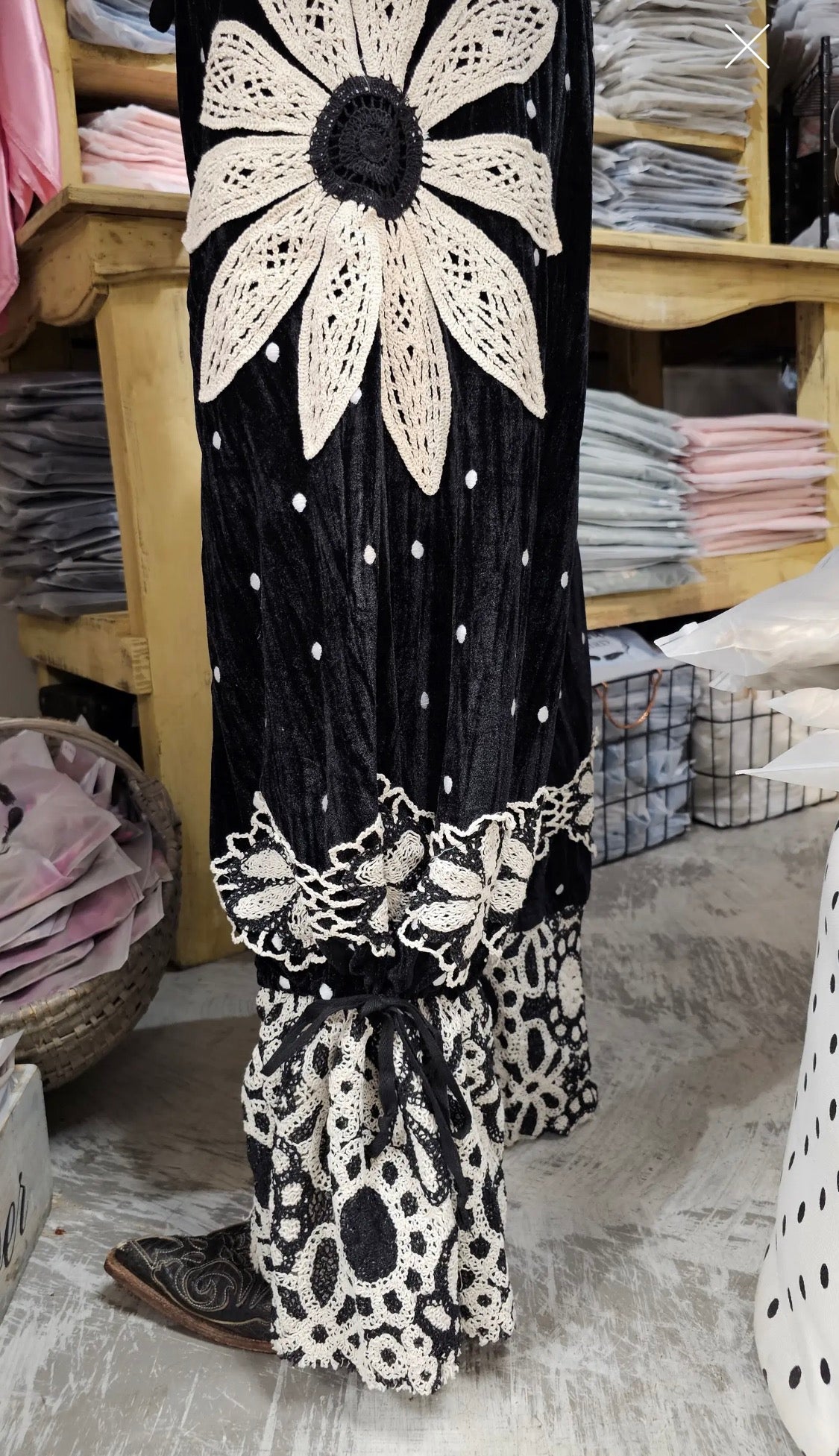 CROCHET FLOWERS AND VELVET PANTALOONS