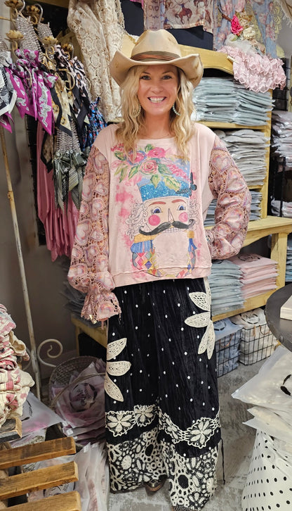 CROCHET FLOWERS AND VELVET PANTALOONS