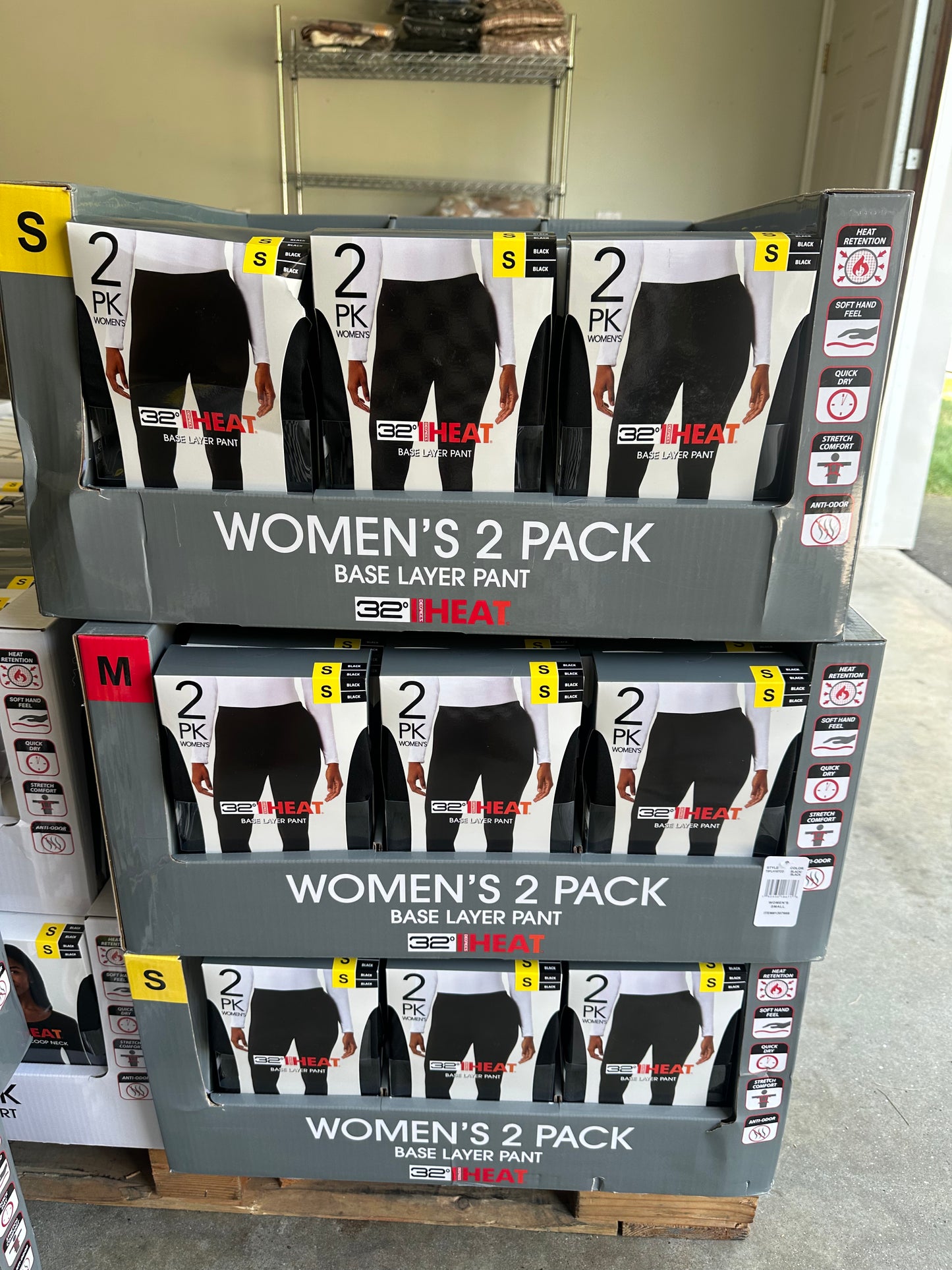 Case Of 30 32Heat Leggings Sz Small